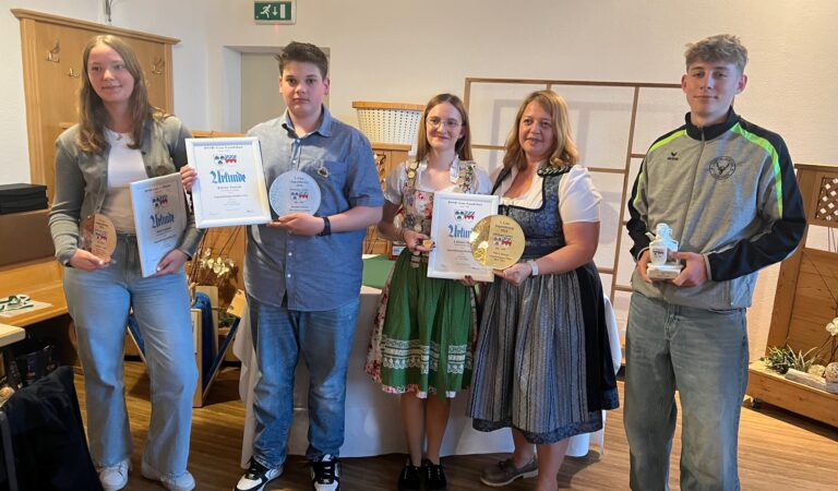 Gaujugendtag in Ergolding, Käufelkofen und Bayerland gewannen Gauranglistenschießen, Mia Löbnitz neue Gaujugendkönigin